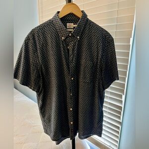 Faherty Men's Short-Sleeve Stretch Playa Shirt in a fish scale redux pattern